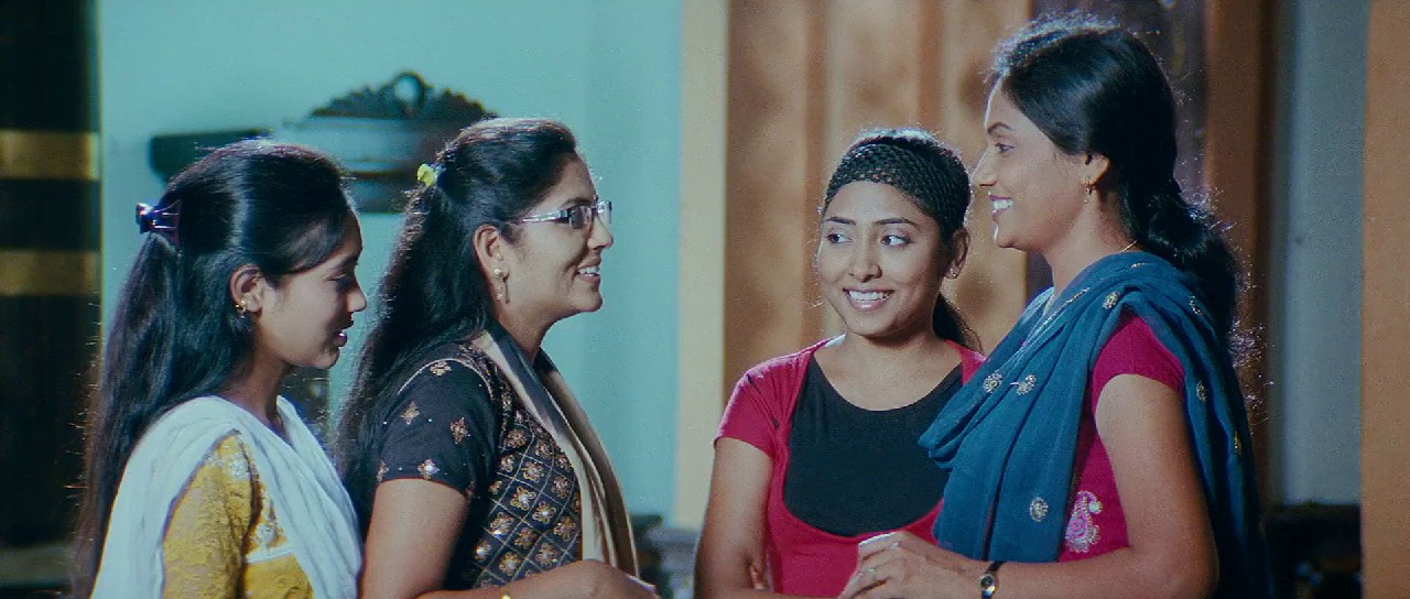 Darling (2010) BluRay Hindi + Telugu 1080p x264 AVC HE-AAC 2.0 ESub.mkv.0004